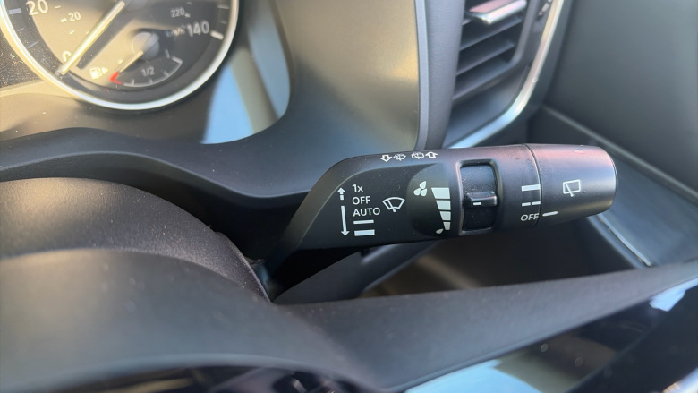 Nissan Qashqai 1.3 DiG-T MH Acenta Premium 5dr Petrol Hatchback